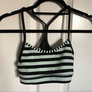 Lululemon Flow Y Bra IV in sea stripe mint moment black in size 6